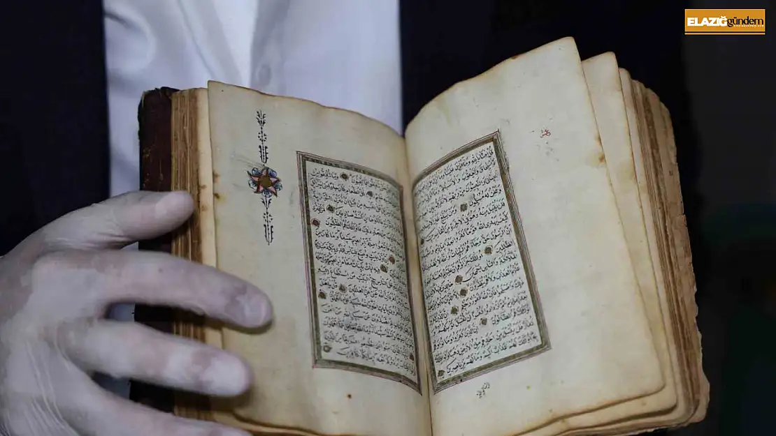200 yıllık altın tezhipli Kur'an-ı Kerim'i Cumhurbaşkanı'na hediye etmek istiyor