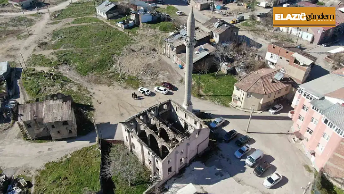 300 yıllık cami bakımsızlıktan harabeye döndü