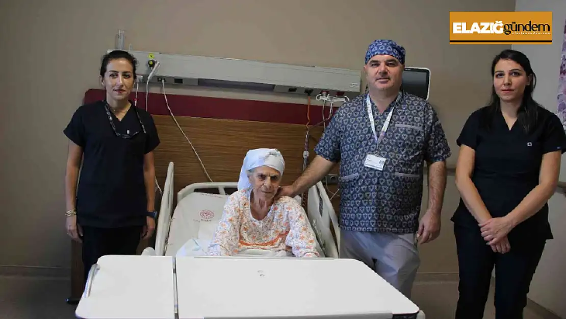 70 yaşındaki hasta akım yönlendirici stent ile sağlığına kavuştu