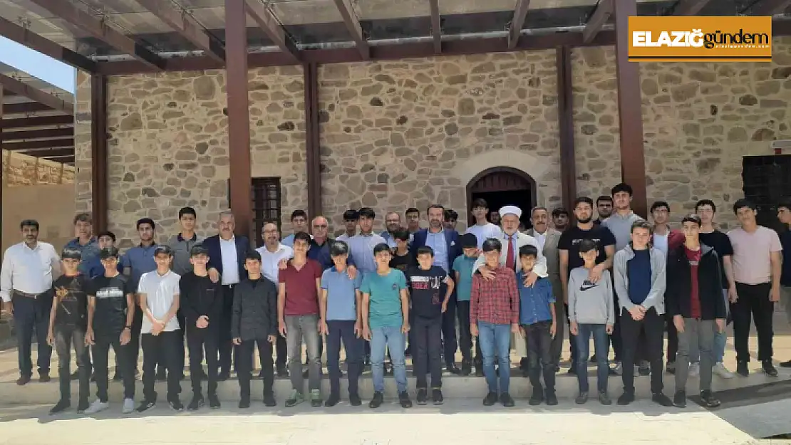 800 yıllık tarihi Esadiye Cami ibadete açıldı