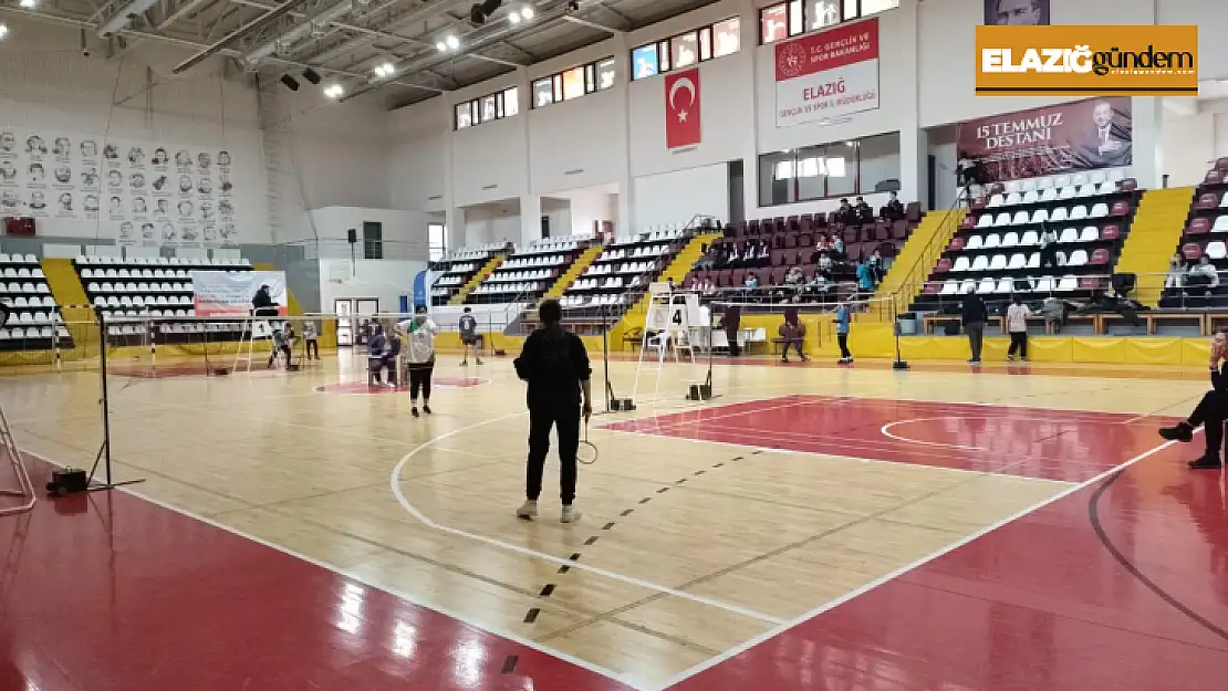 Badminton il şampiyonası başladı