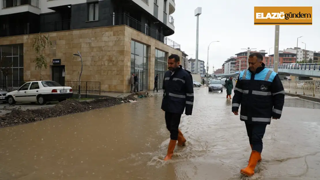 Başkan Şerifoğulları yağış sonrası sahaya inerek incelemelerde bulundu