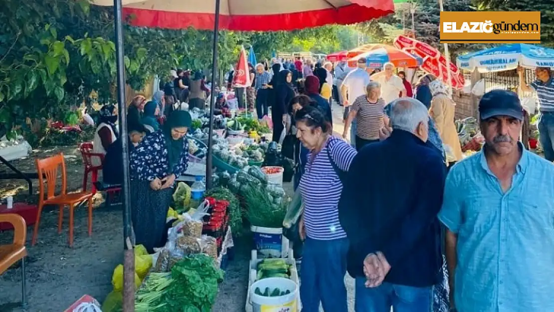 Bu köyde  kadınlar hem  üretip hem satıyor