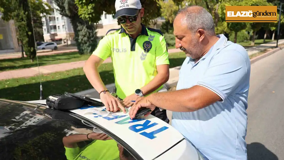 Cezanın şokuyla el frenini çekmeyi unuttuğu araç hareket etti