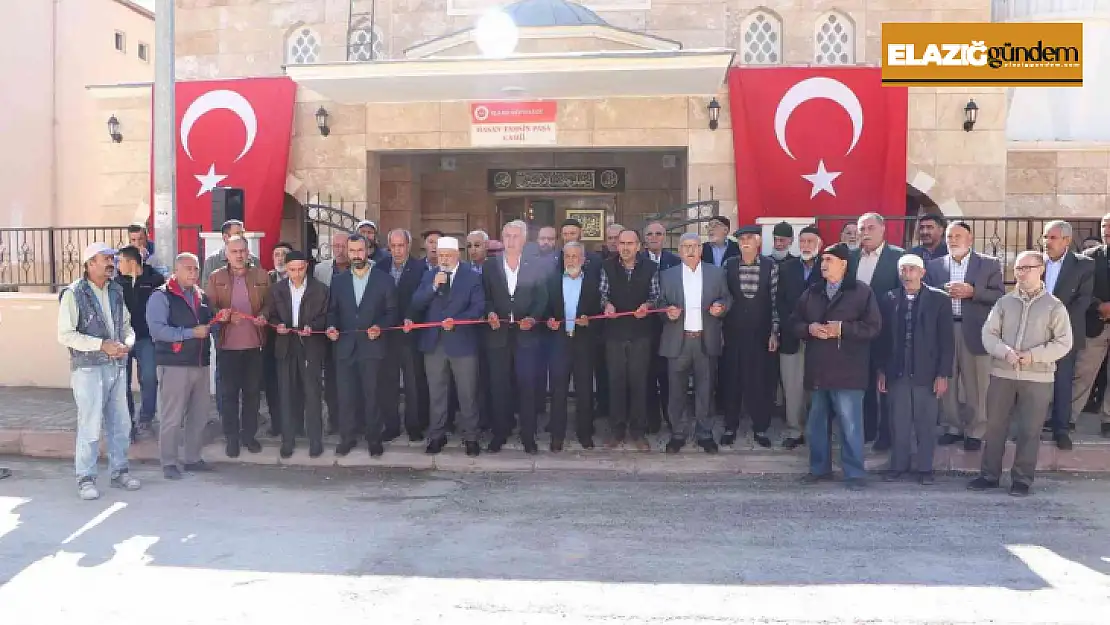 Deprem sonrası yıkılan Hasan Tahsin Paşa Camisi dualarla yeniden ibadete açıldı