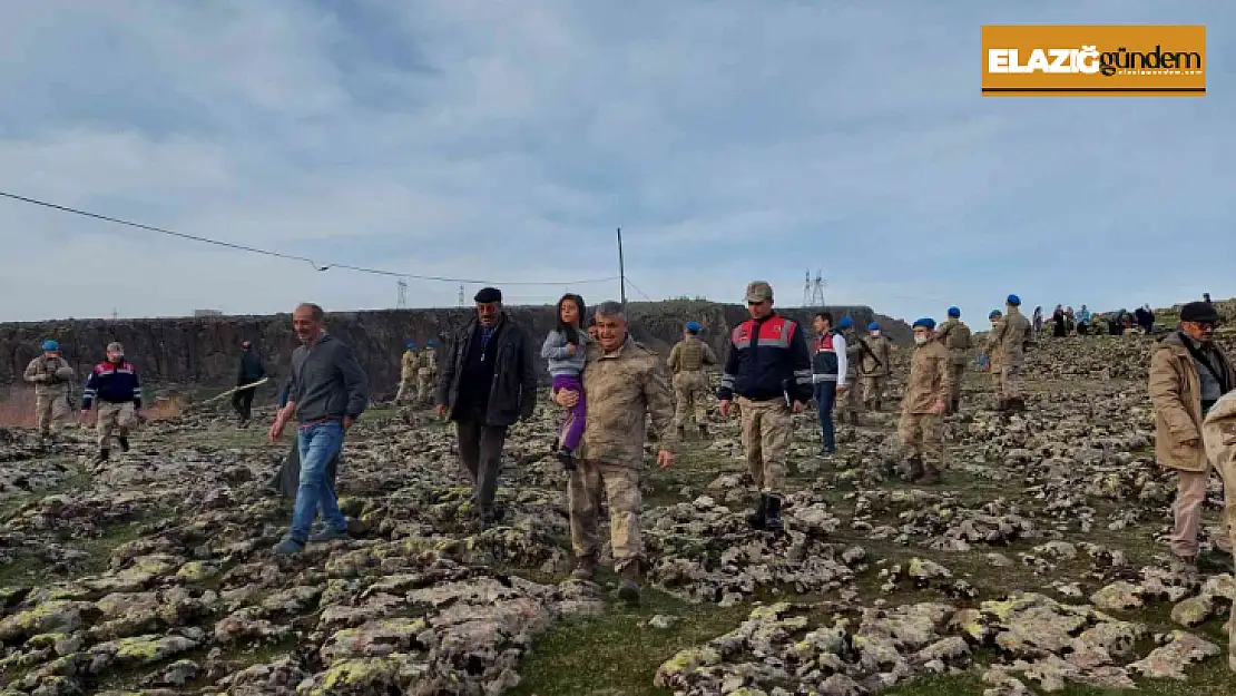 Down sendromlu kayıp çocuğu jandarma dağlık alanda buldu