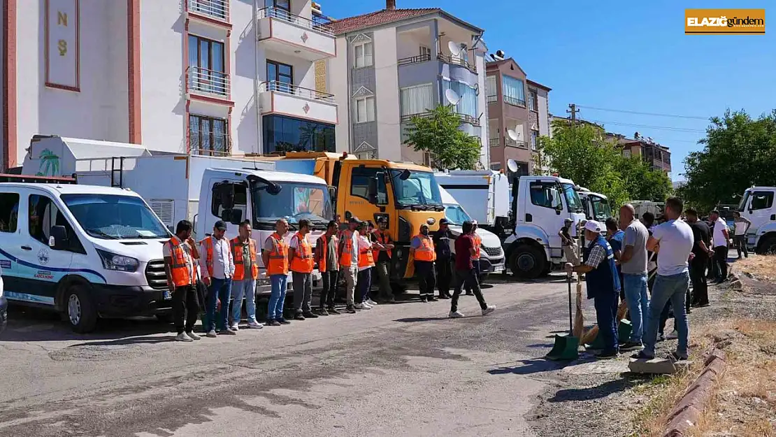 Elazığ Belediyesi, kentin dört bir yanında temizlik çalışmasına devam ediyor
