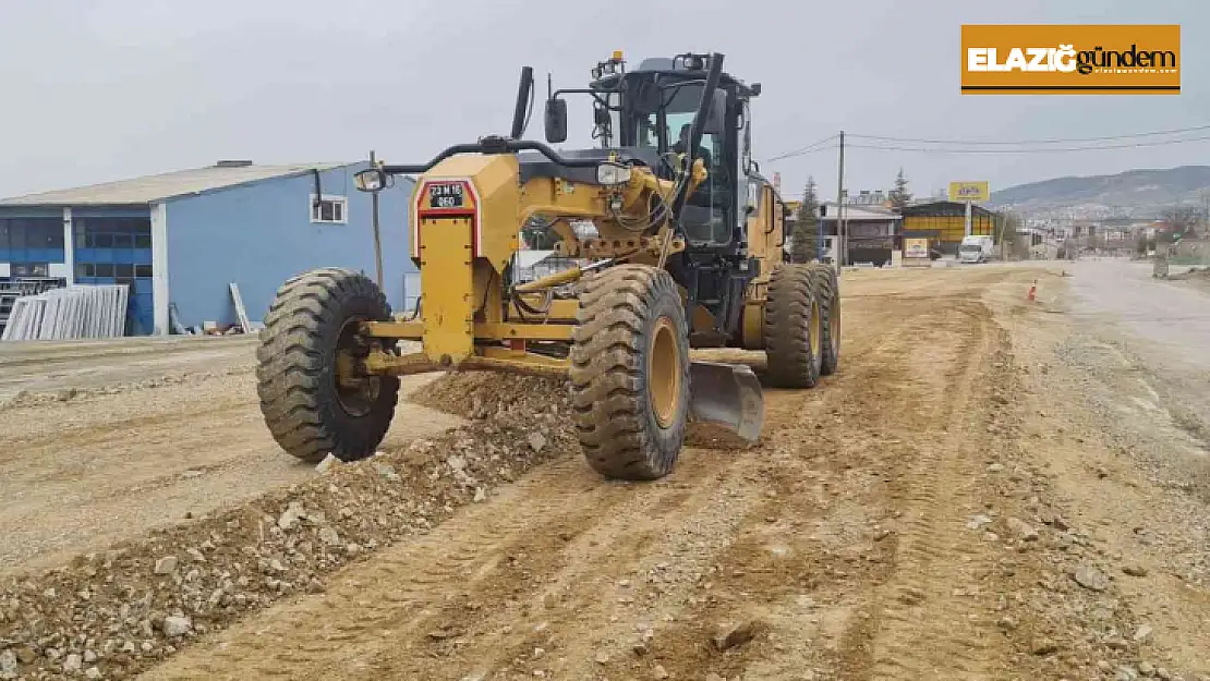 Elazığ Belediyesi yol yapım çalışmalarını sürdürüyor