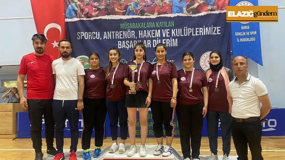 Elazığ Belediyespor Masa Tenisi 1. Ligi'ne yükseldi