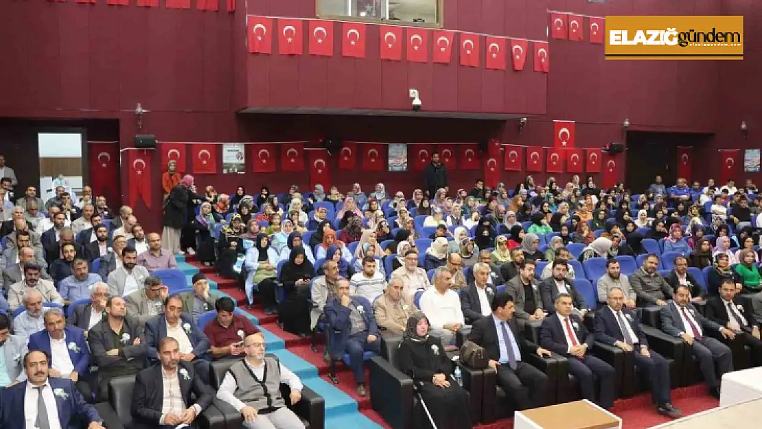 Elazığ'da 'Peygamberimiz, iman ve istikamet' konulu konferans düzenlendi