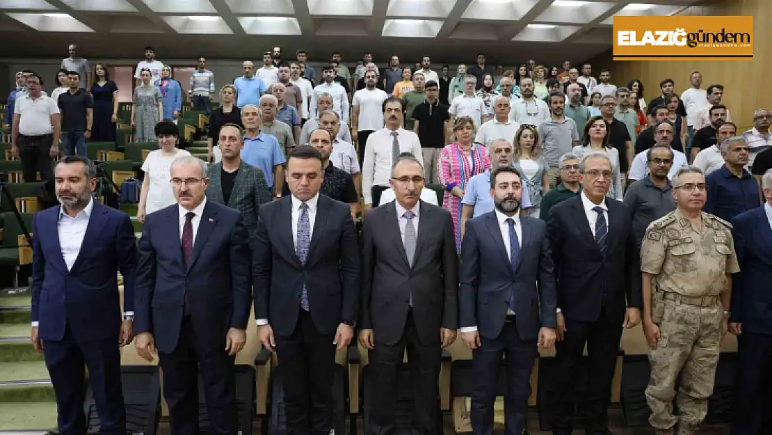 Elazığ'da 'Türk Tarihinde Darbeler ve 15 Temmuz Konferansı' düzenlendi