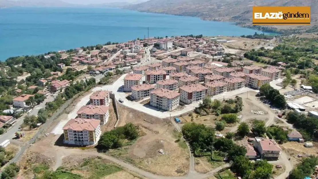 Elazığ'da 302 hak sahibi evlerine kavuştu