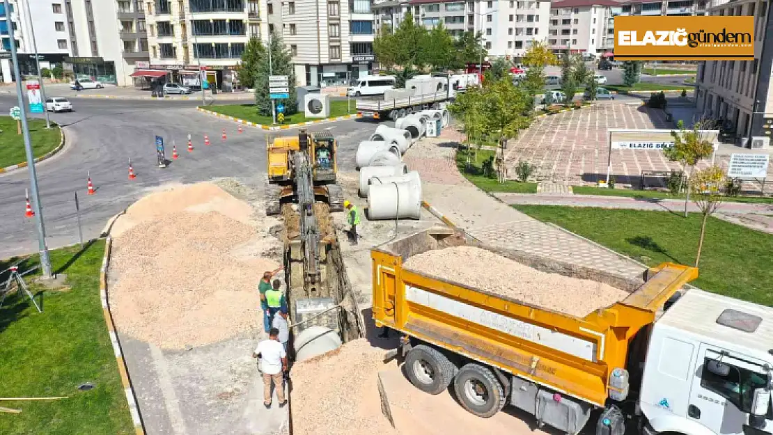 Elazığ'da altyapı yenileme çalışmaları sürüyor