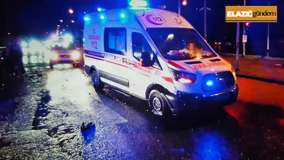 Çemişgezek'ten gelen ambulans ile otomobil çarpıştı