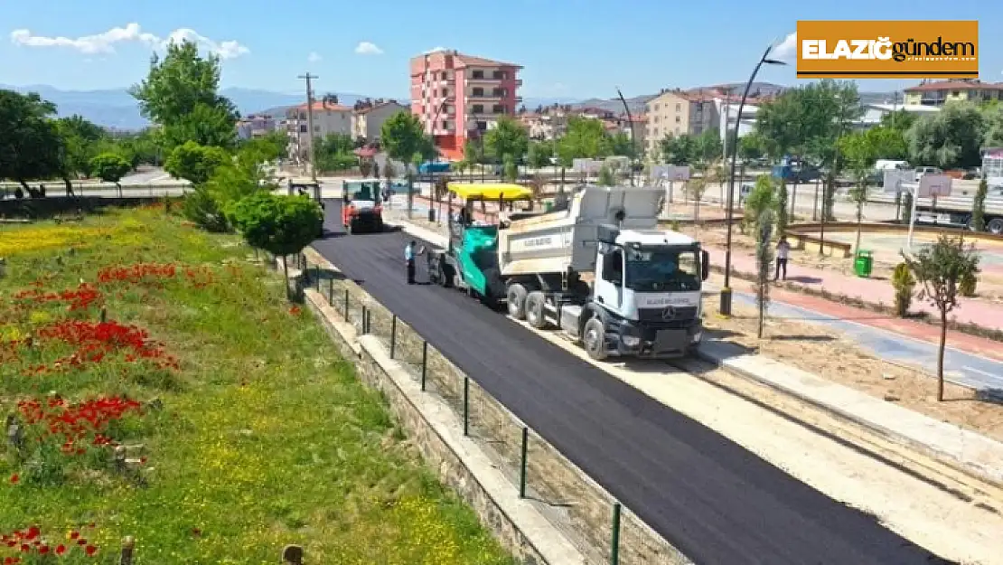 Elazığ'da asfaltlama çalışmaları sürüyor