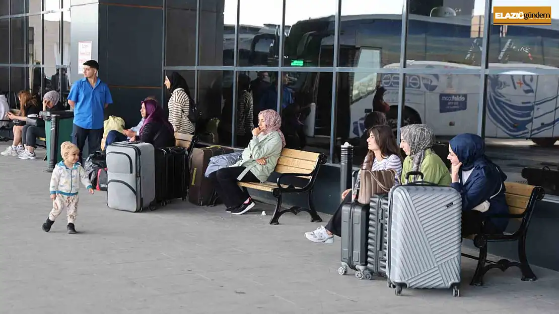 Elazığ'da bayram tatili uzamayınca otogar boş kaldı