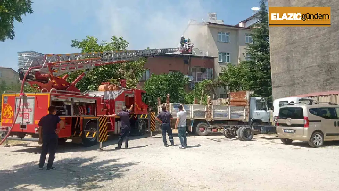 Elazığ'da çatı katı yangını korkuttu