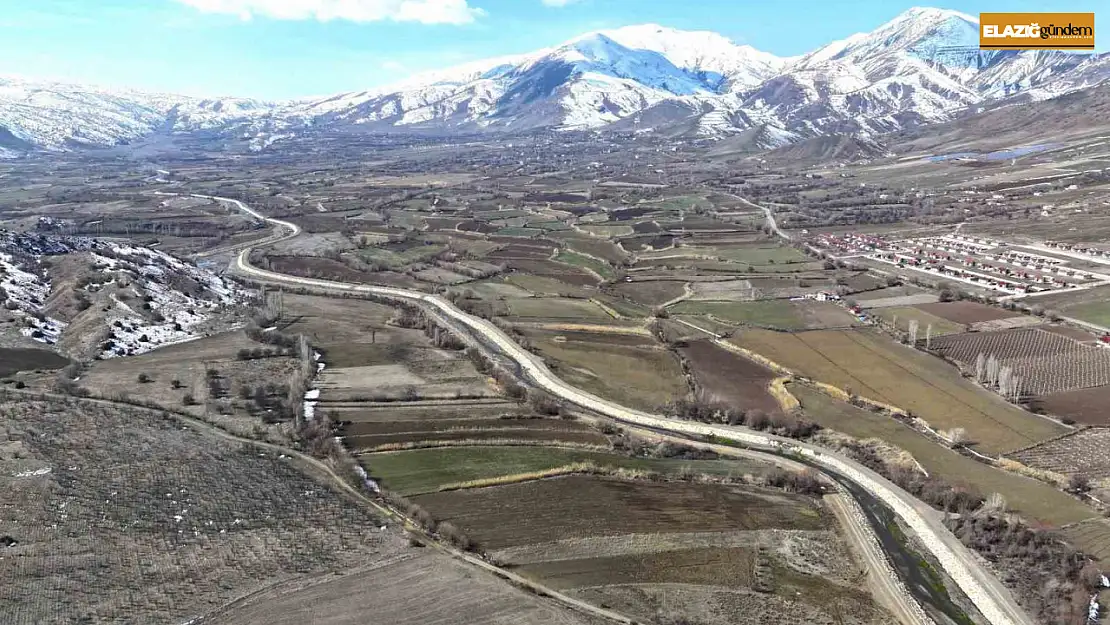 Elazığ'da dere ıslahı çalışmaları sürüyor