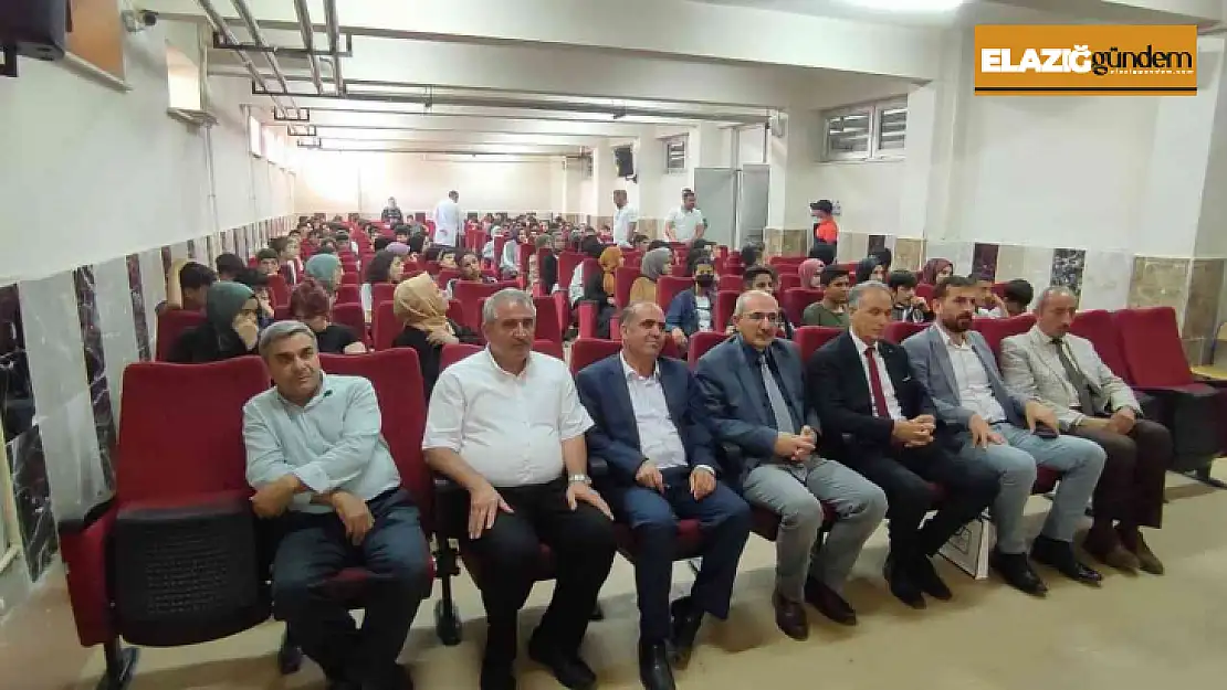 Elazığ'da erteleme, üşenme, vazgeçme konulu konferans verildi