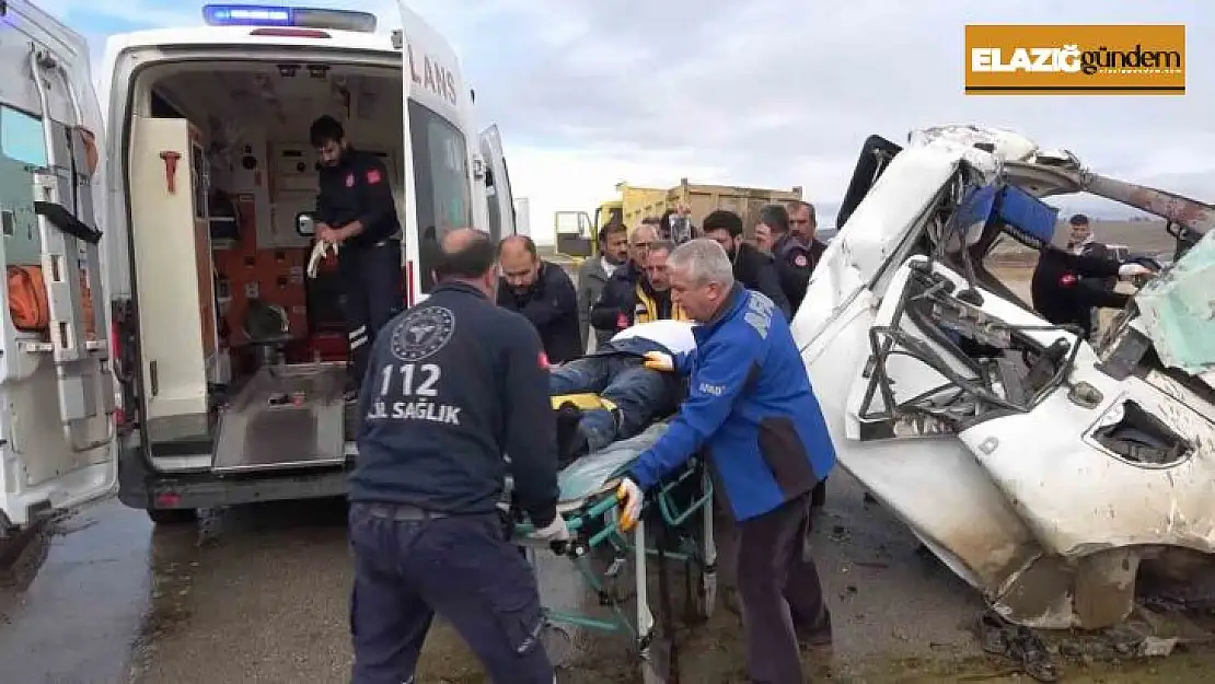 Elazığ'da feci kaza: 2 ağır yaralı