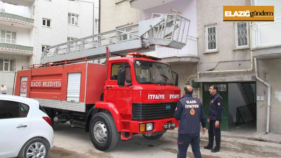 Elazığ'da fıkra gibi olay: Haber alınamayan çocuğun evinde kulaklıkla uyduğu ortaya çıktı