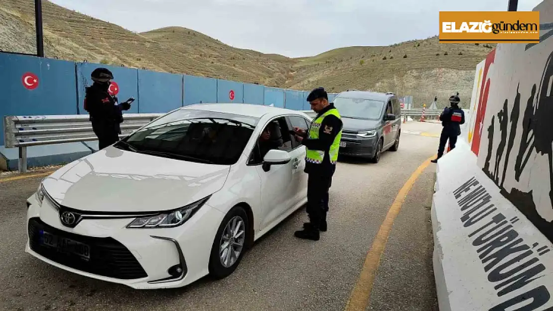 Elazığ'da jandarma 10 günde 17 bin 118 aracı denetledi