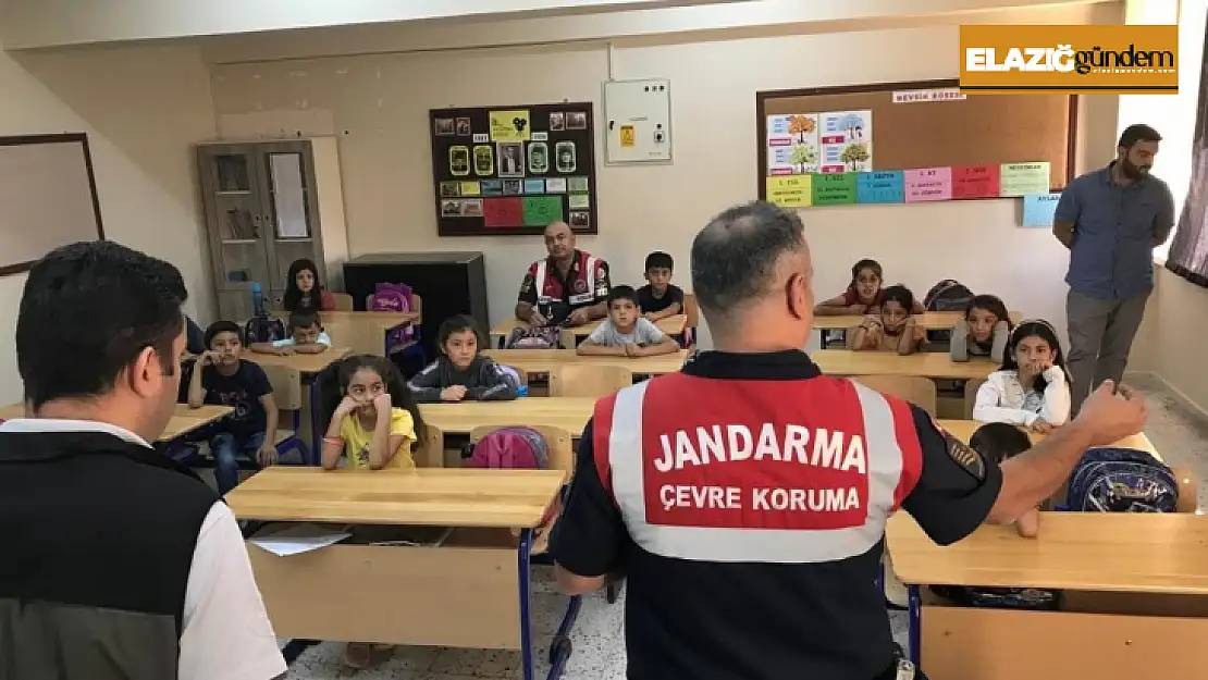 Elazığ'da jandarma ekipleri öğrencileri bilgilendirdi