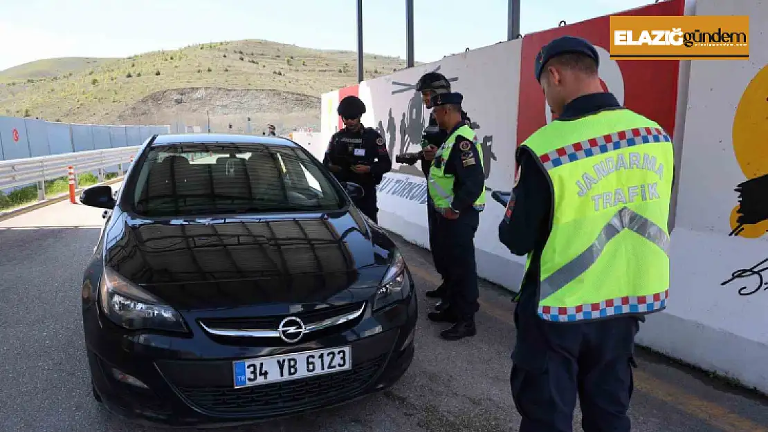 Elazığ'da jandarma ekiplerinden bayram denetimi