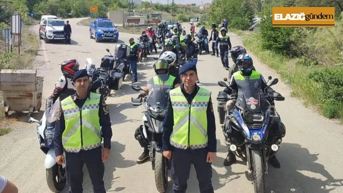 Elazığ'da jandarma, motosiklet sürücülerini bilgilendirdi