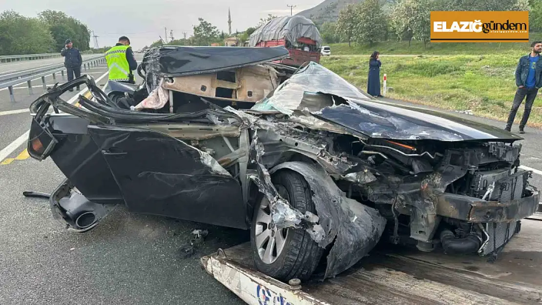 Elazığ'da kamyon ile otomobil çarpıştı: 4 yaralı