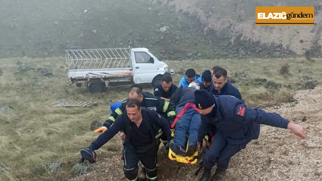 Elazığ'da kontrolden çıkan pikap devrildi: 1 yaralı