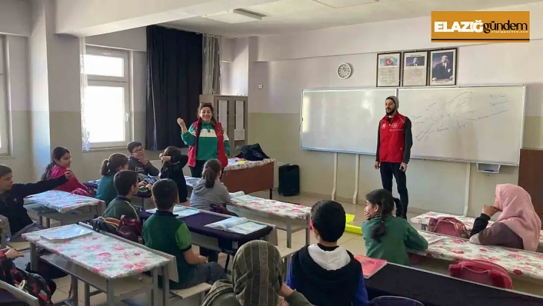 Elazığ'da öğrencilere sek sek oyunu ile öfke çözme yöntemi eğitimi