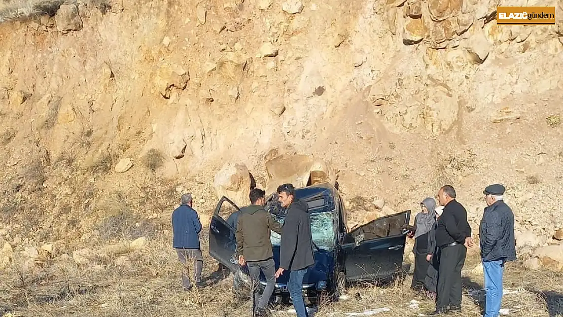 Elazığ'da otomobil takla attı: 1'i ağır 2 yaralı