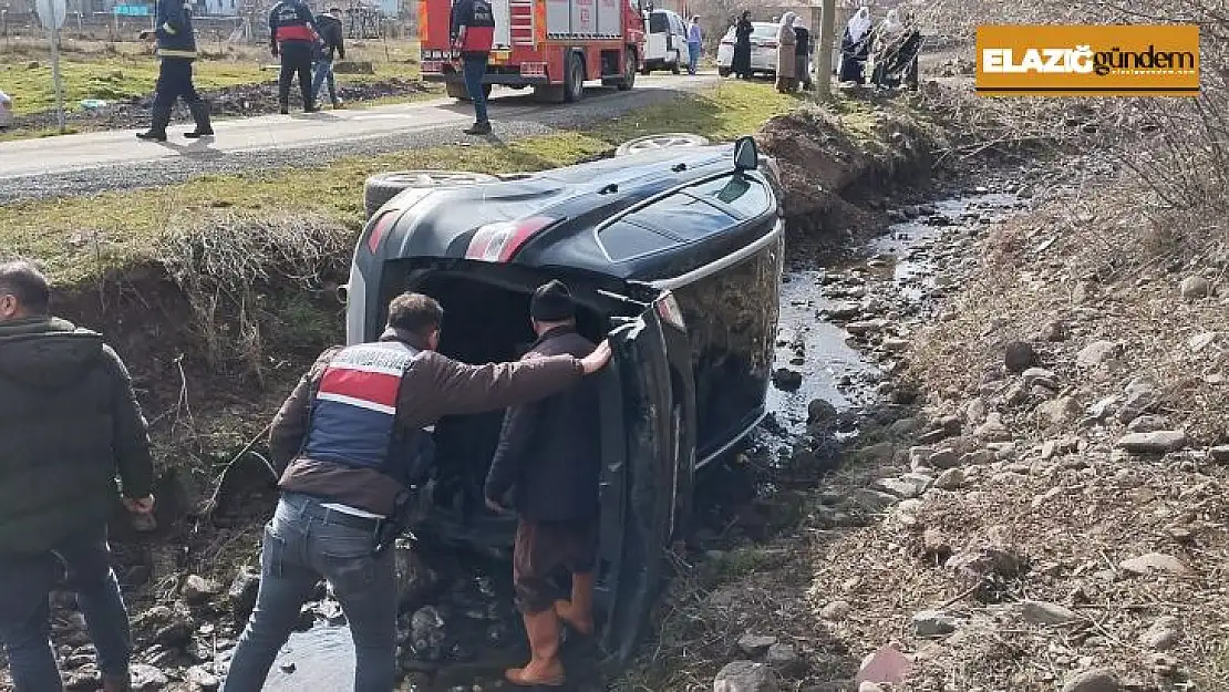 Elazığ'da otomobil yoldan çıkıp takla attı: 1 yaralı