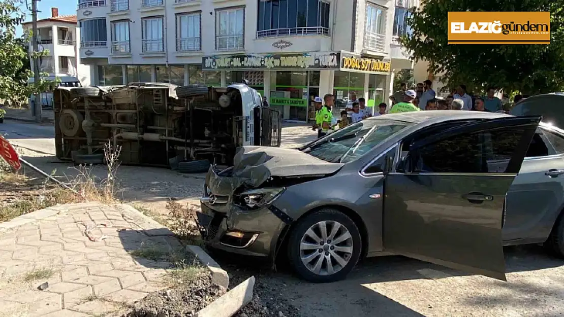 Elazığ'da otomobille çarpışan minibüs yan yattı: 2 yaralı