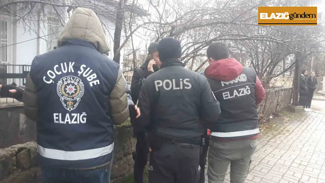 Elazığ'da polis ekipleri okul önlerinde kuş uçurtmuyor