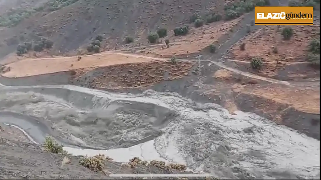 Elazığ'da sağanak sele neden oldu: 10 köy yolu ulaşıma kapandı