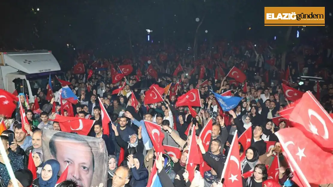 Elazığ'da seçim sonucu coşkuyla kutlandı