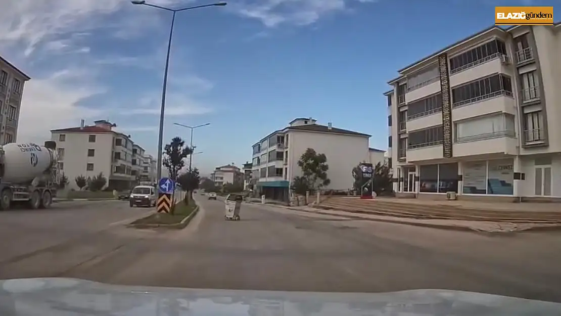 Elazığ'da şiddetli fırtına çöp konteynerini adeta gezintiye çıkardı
