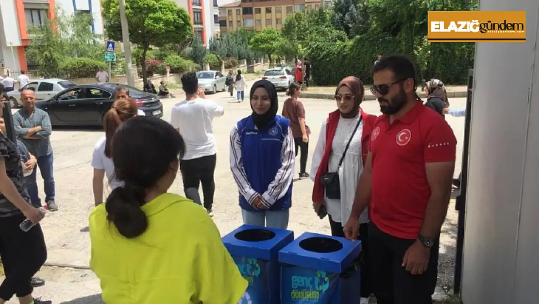 Elazığ'da sınav kalemleri öğrenciler için  toplandı