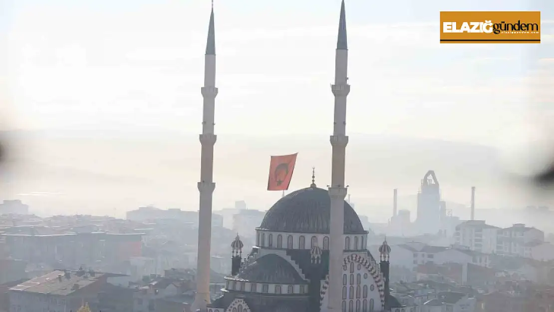 Elazığ'da sisli sabah