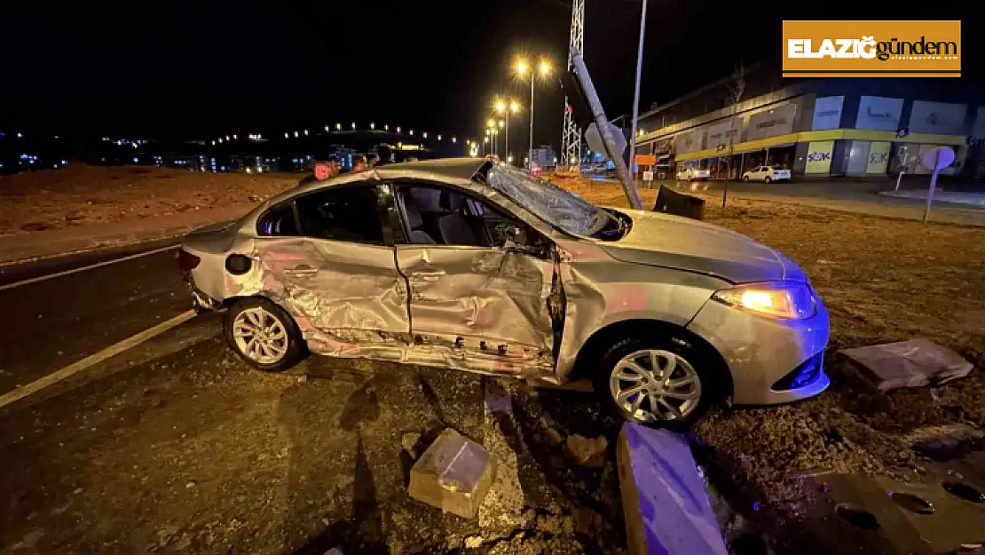 Elazığ'da tır ile otomobil çarpıştı: 1'i ağır 3 yaralı