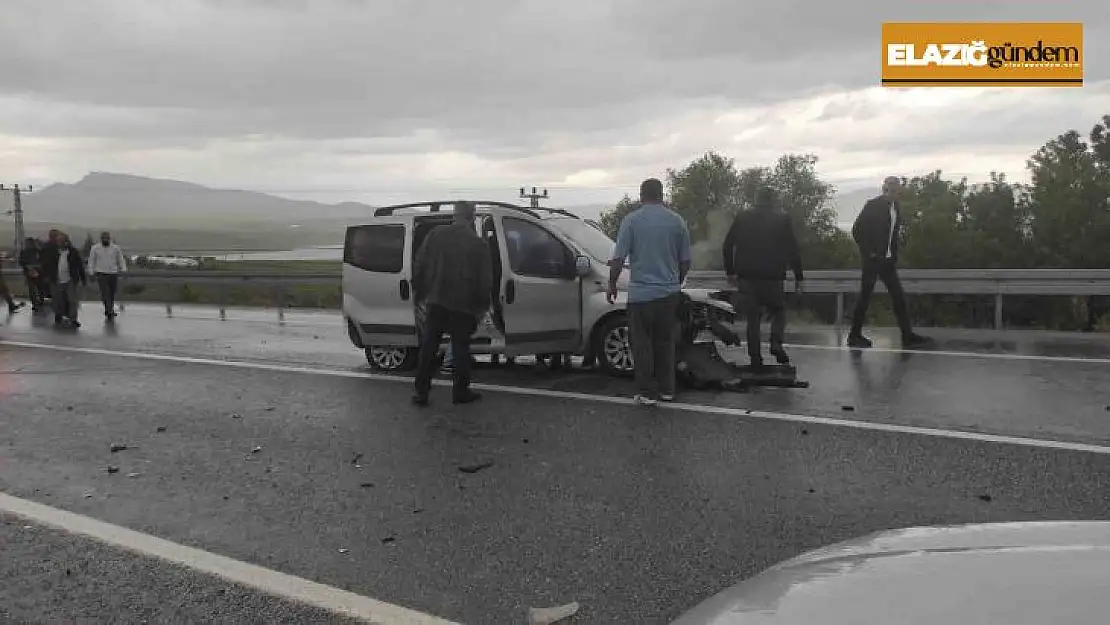 Elazığ'da trafik kazası: 2 yaralı