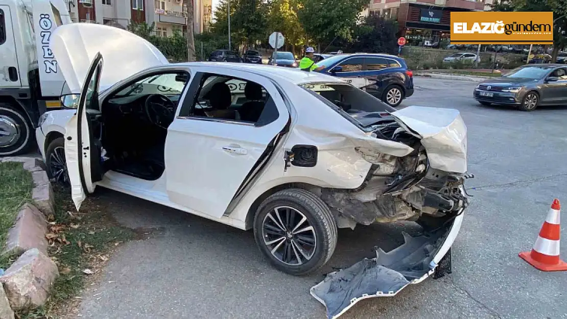 Elazığ'da trafik kazası: 2 yaralı