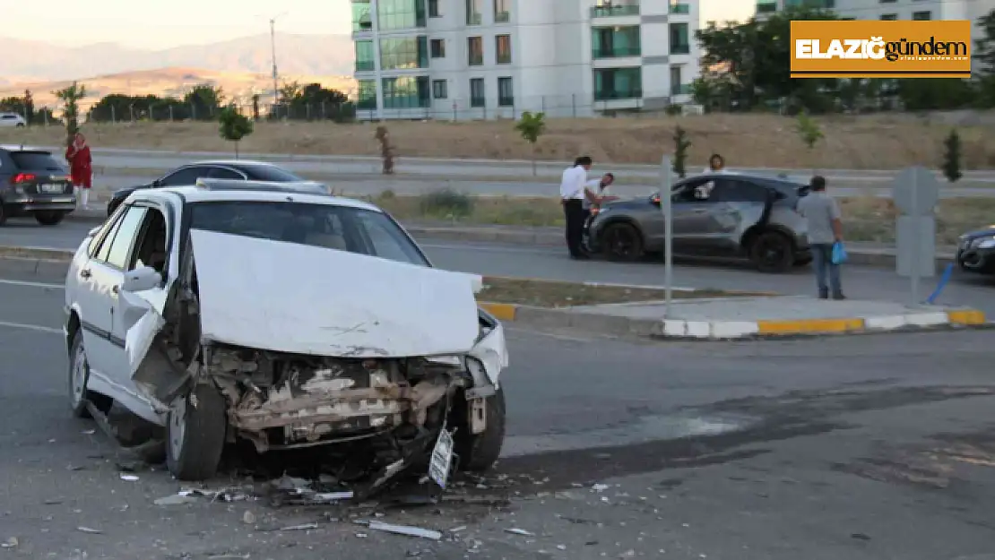 Elazığ'da trafik kazası: 3 yaralı