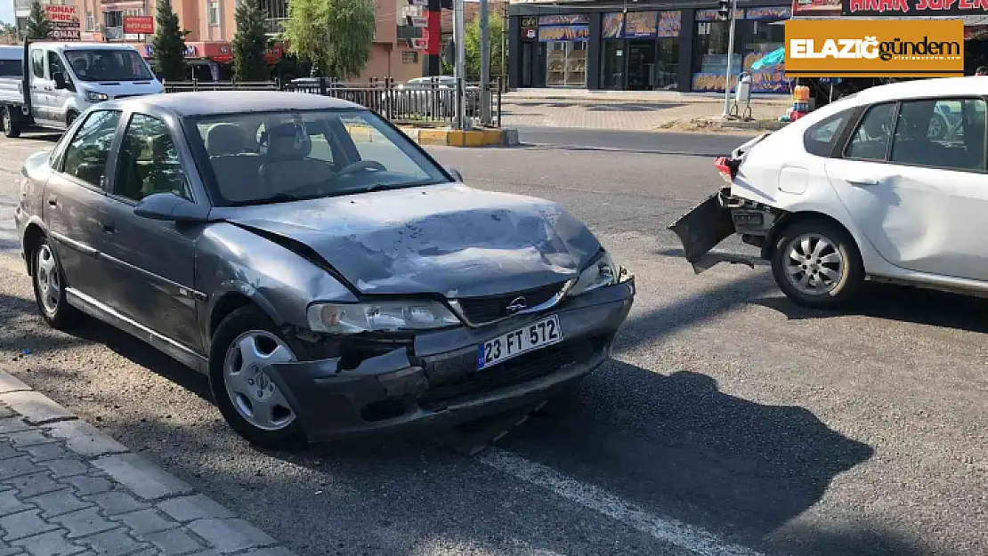 Elazığ'da trafik kazası: 3 yaralı