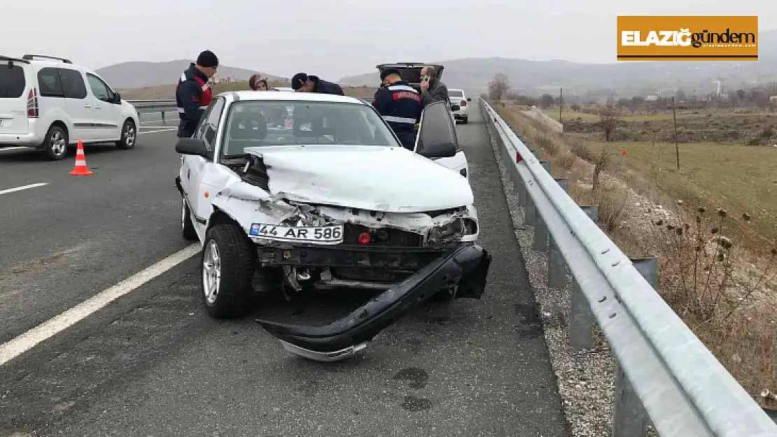 Elazığ'da trafik kazası: 4'ü çocuk 7 yaralı