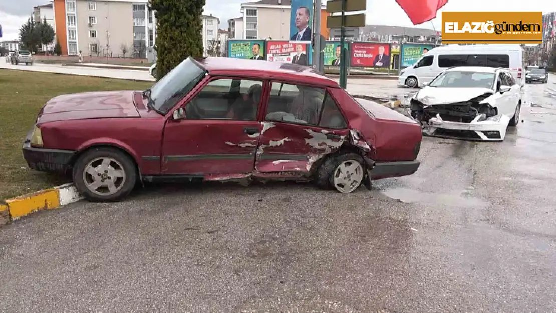 Elazığ'da trafik kazası: 4 yaralı