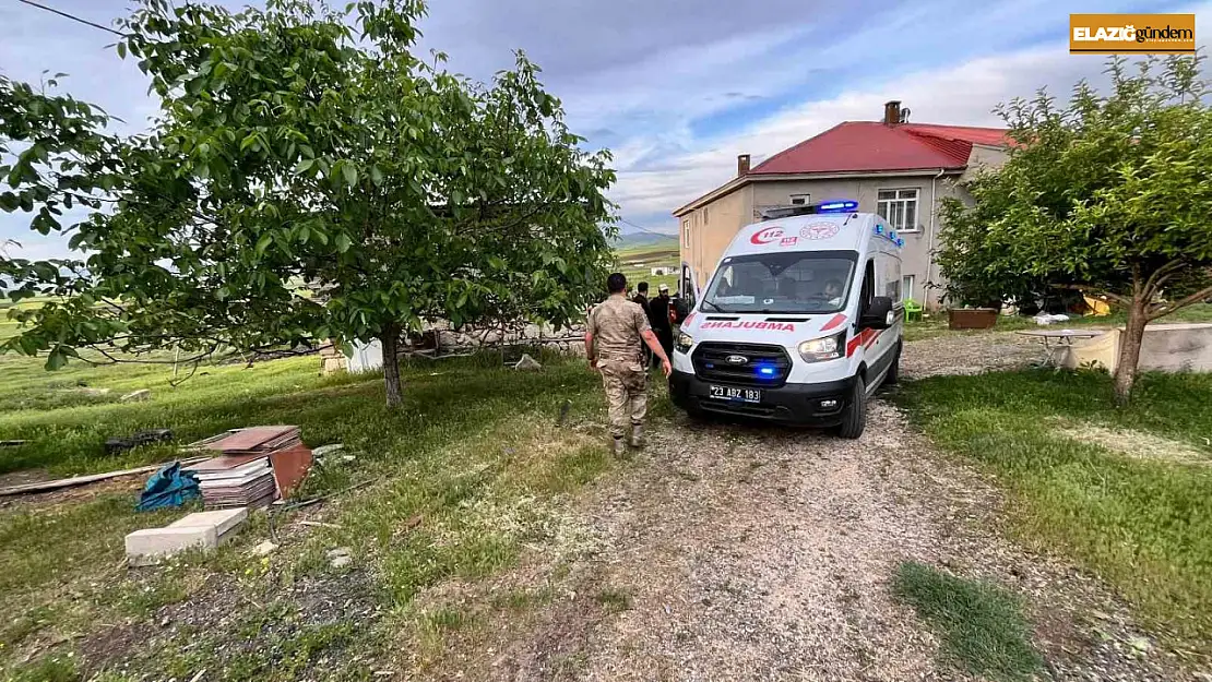 Elazığ'da traktörün altında kalan kişi yaralandı