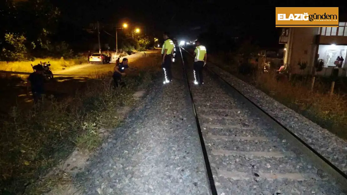 Elazığ'da trenin çarptığı kadın ve çocuk yaralandı